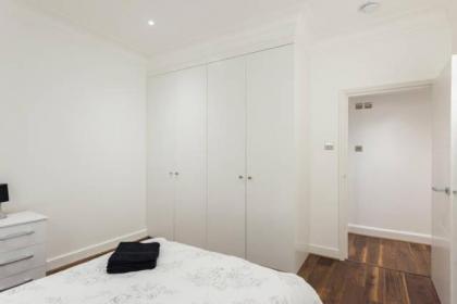 Fleet Street Apartment 2 - image 10