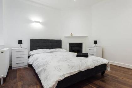 Fleet Street Apartment 2 - image 17