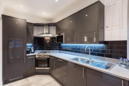 Fleet Street Apartment 2 - image 4