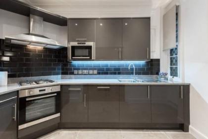 Fleet Street Apartment 3 - image 10
