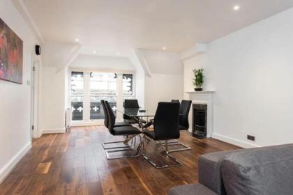Fleet Street Apartment 4 - image 1