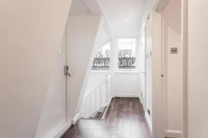 Fleet Street Apartment 4 - image 20
