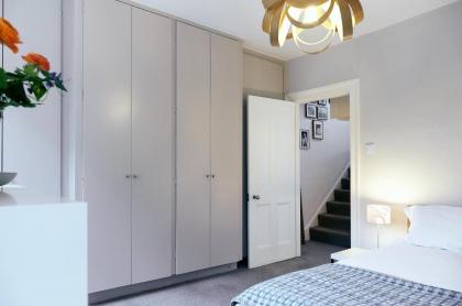 Veeve - Angel Hideaway - image 4