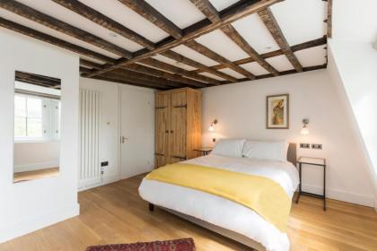 Smart 3 bed flat in Islington close to Angel Tube - image 13