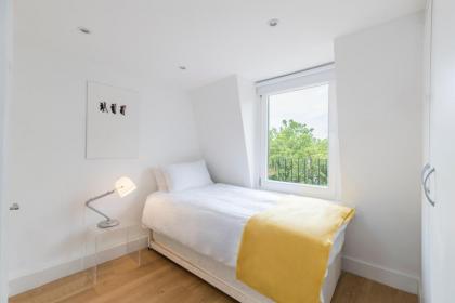 Smart 3 bed flat in Islington close to Angel Tube - image 5