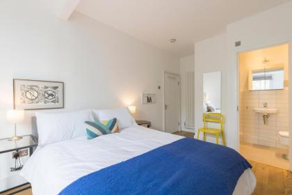 Smart 3 bed flat in Islington close to Angel Tube - image 8
