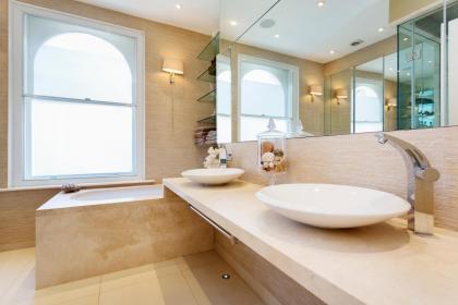 Veeve - Flawless Hideout - image 10