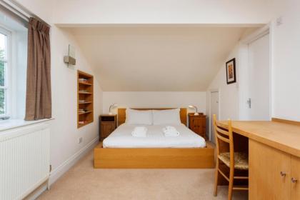 Veeve - Keats Country - image 28