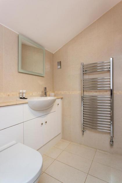 Veeve - Keats Country - image 30