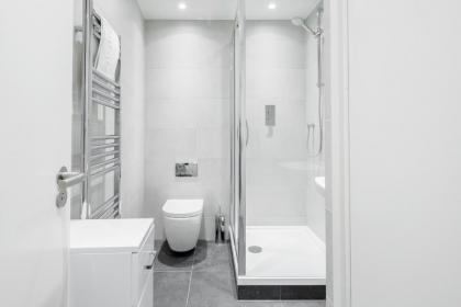 Stayo New Compton Street - image 11