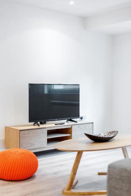 Stayo New Compton Street - image 12