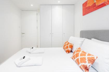 Stayo New Compton Street - image 14