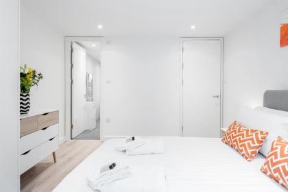 Stayo New Compton Street - image 16