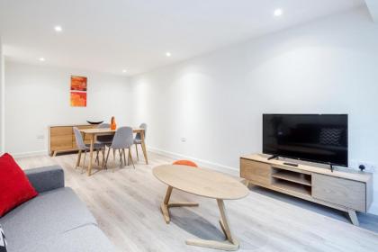 Stayo New Compton Street - image 5