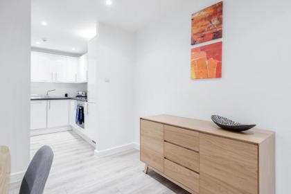 Stayo New Compton Street - image 7