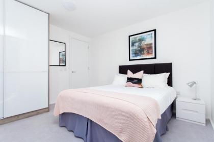 Clover Court - image 14