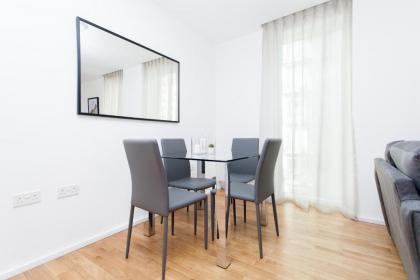 Clover Court - image 20
