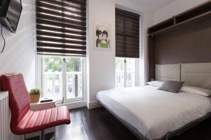 News Hotel by DC London Rooms