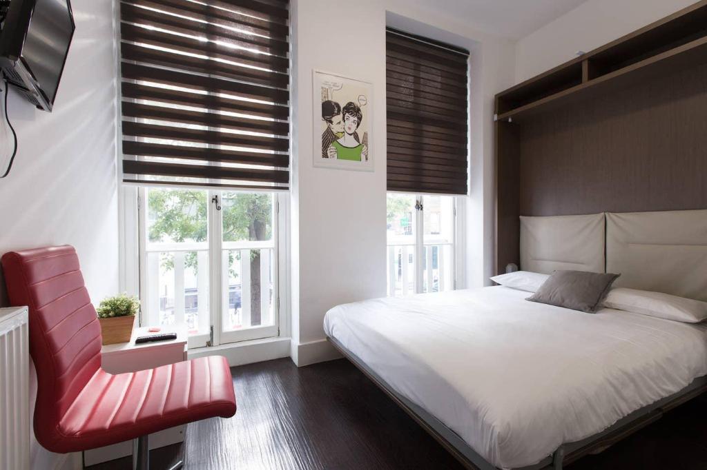 News Hotel by DC London Rooms - main image