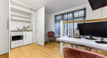 News Hotel by DC London Rooms - image 16