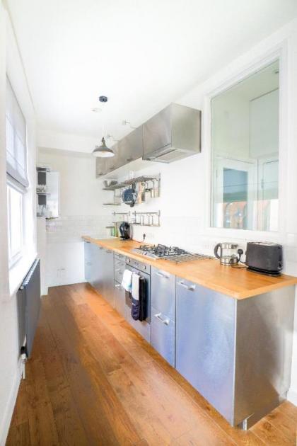 Modern 1 Bedroom Apartment in Shoreditch - image 11