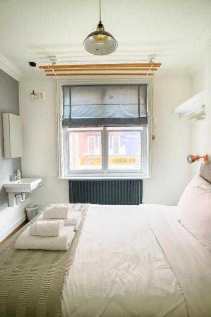 Modern 1 Bedroom Apartment in Shoreditch - image 5