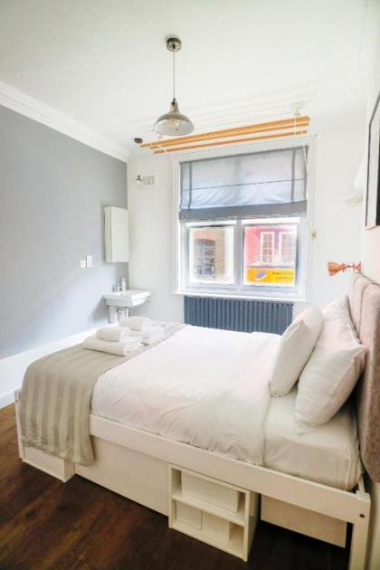 Modern 1 Bedroom Apartment in Shoreditch - image 9