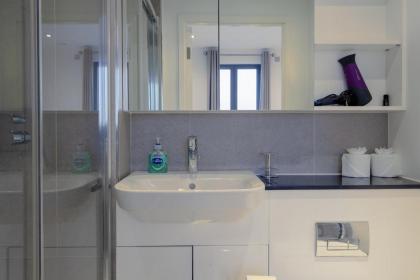 Notting Hill 2 Bedroom Apartment - image 11