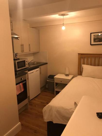 Earl's Court Studios - image 21