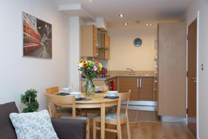 Royal Crossharbour Apartment - image 13