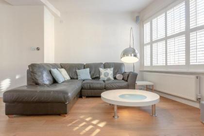 Fantastic 2 Bedroom Apartment in Central London - image 1