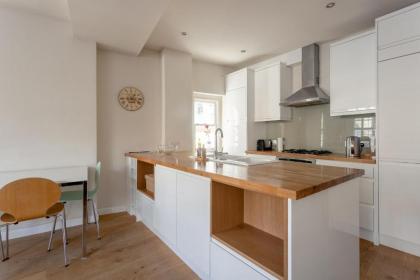 Fantastic 2 Bedroom Apartment in Central London - image 12