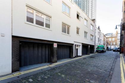 Veeve - Mews and Majesty in Mayfair - image 11