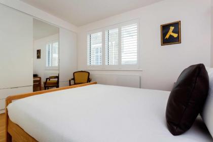 Veeve - Mews and Majesty in Mayfair - image 16