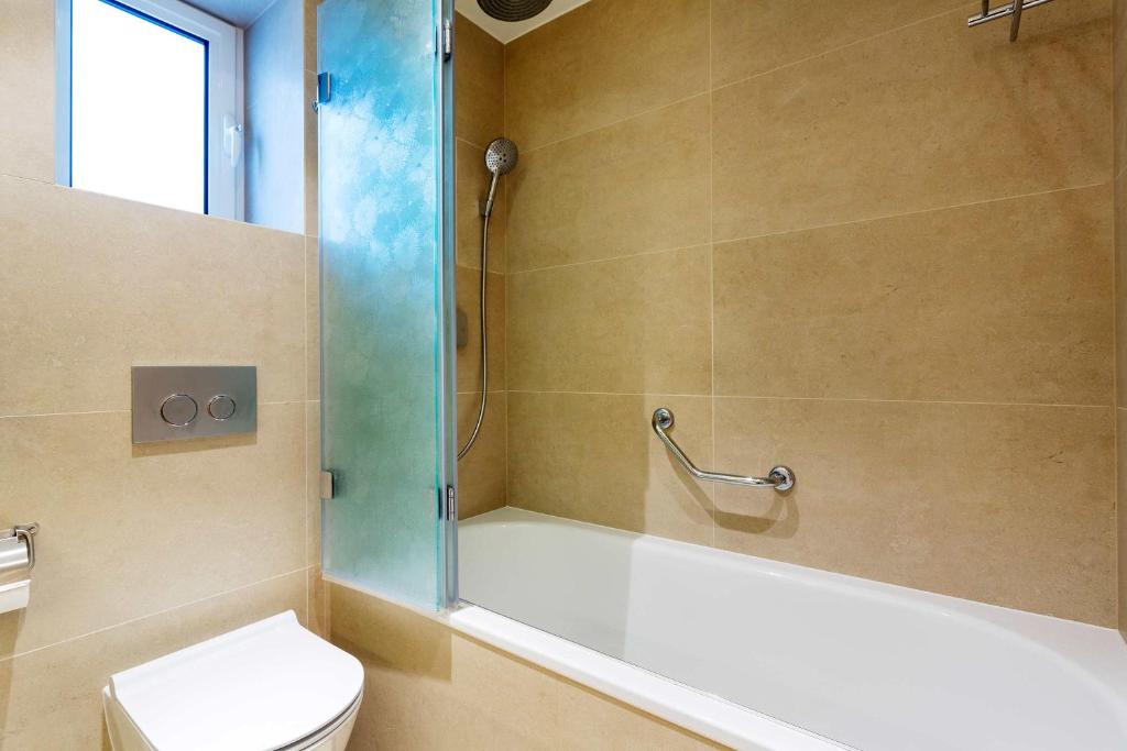 Veeve - Mews and Majesty in Mayfair - image 6
