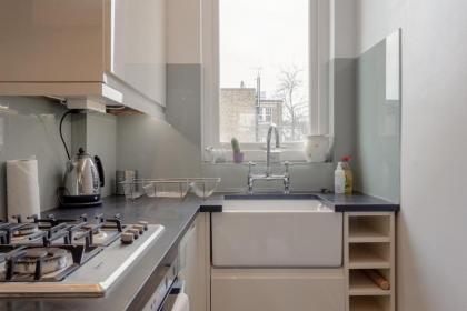Vibrant 1 Bedroom Flat In Islington With Garden - image 10