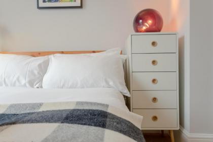 Vibrant 1 Bedroom Flat In Islington With Garden - image 15