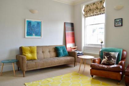 Vibrant 1 Bedroom Flat In Islington With Garden - image 2