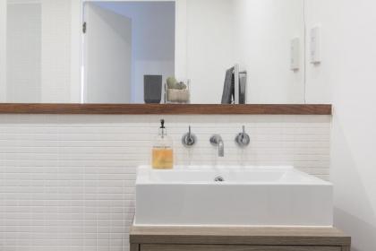 Luxury 2-Bed Flat parking and close to the tube - image 16
