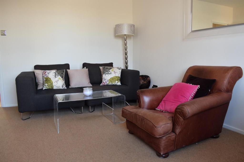 2 Bedroom Flat near Notting Hill - main image