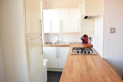 2 Bedroom Flat near Notting Hill - image 13