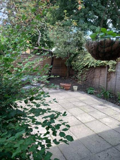 Charming 2 Bedroom Home 3 mins from Arsenal Station - image 17