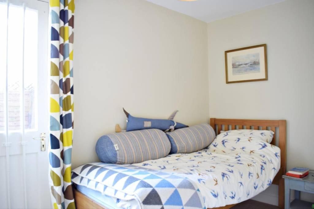 Charming 2 Bedroom Home 3 mins from Arsenal Station - image 6