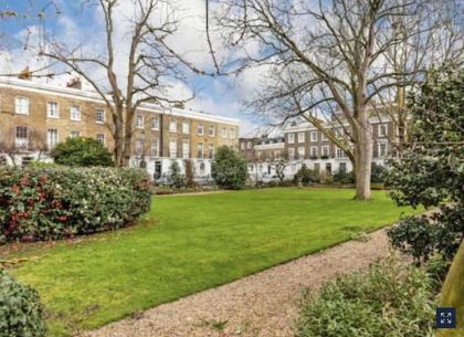 2 Bedroom Apartment just off Kings Road - image 16