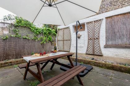 Elegant 3Bed Apartment in Kensington Olympia - image 6