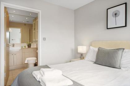 2 Bed Executive Penthouse near Liverpool Street FREE WIFI by City Stay Aparts London - image 10