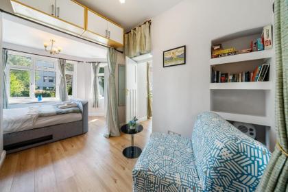 Wimbledon Holiday Lets - image 15