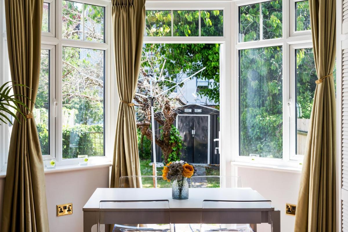 Wimbledon Holiday Lets - image 6