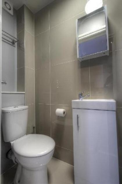 Studio with WIFI in London #B1 - image 10