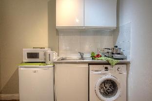 Private Studio Close to Metro #R2 - image 2